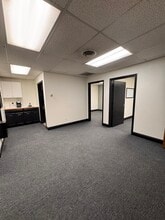 823 W Sunrise Cir, Hobbs, NM for lease Interior Photo- Image 2 of 6