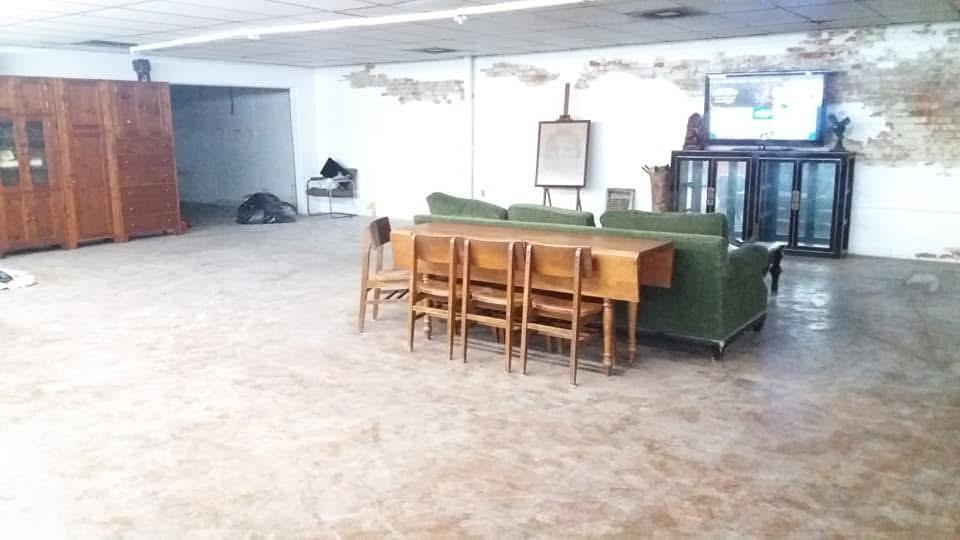 Downtown Beaumont Bulk Sale portefeuille de 4 propriétés à vendre sur LoopNet.ca - Photo intérieure - Image 3 de 24