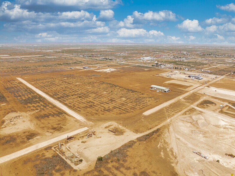9900 E County Road 90, Midland, TX à vendre - Photo du bâtiment - Image 2 de 21