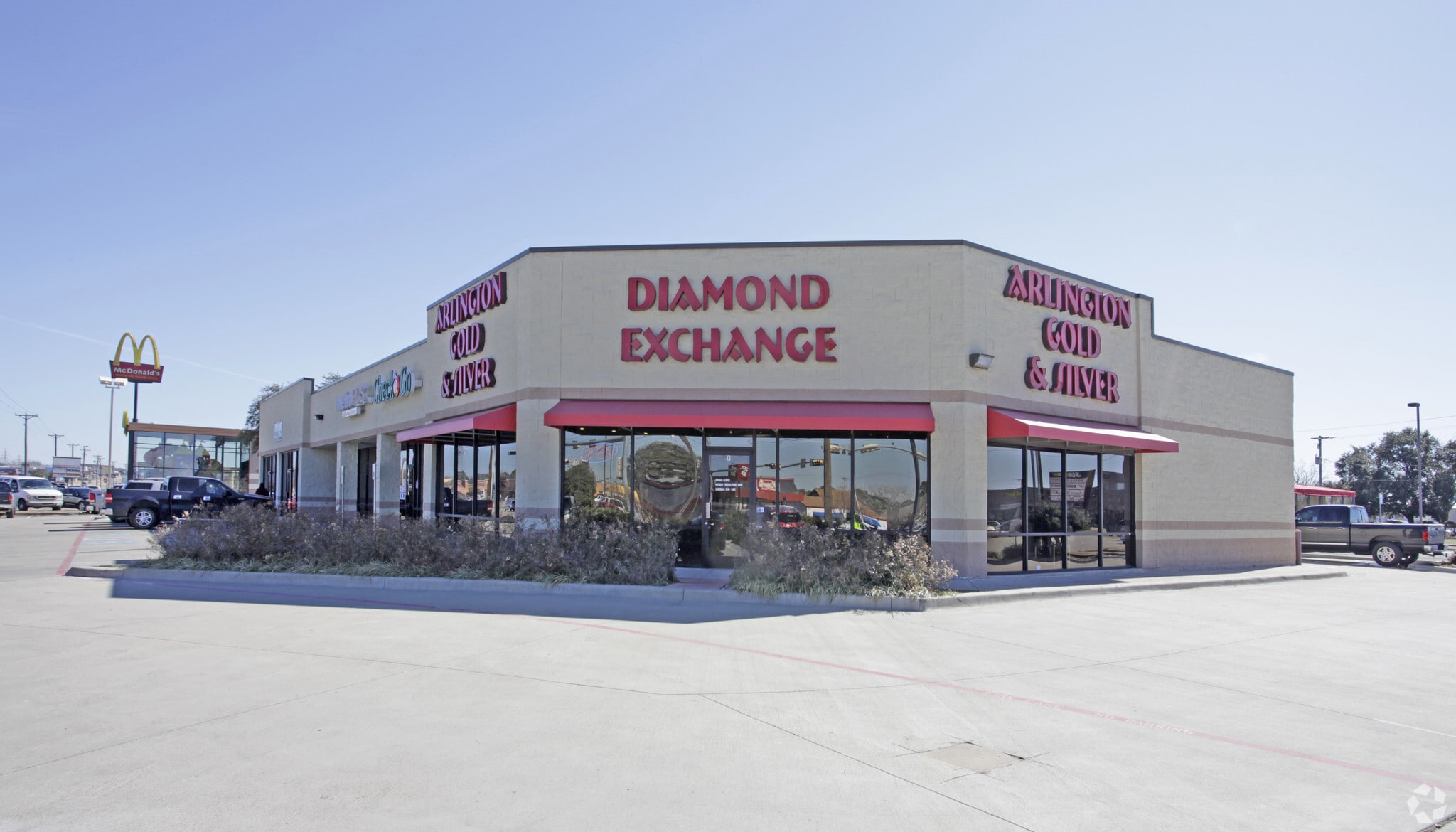 2424 W Pioneer Pky, Pantego, TX for lease Primary Photo- Image 1 of 8