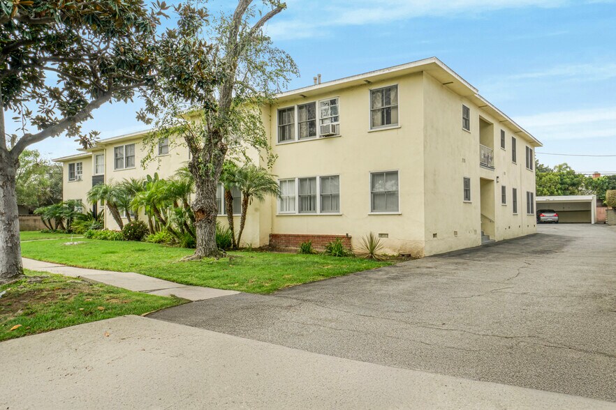 7933 Alverstone Ave, Los Angeles, CA à vendre - Photo du bâtiment - Image 3 de 9