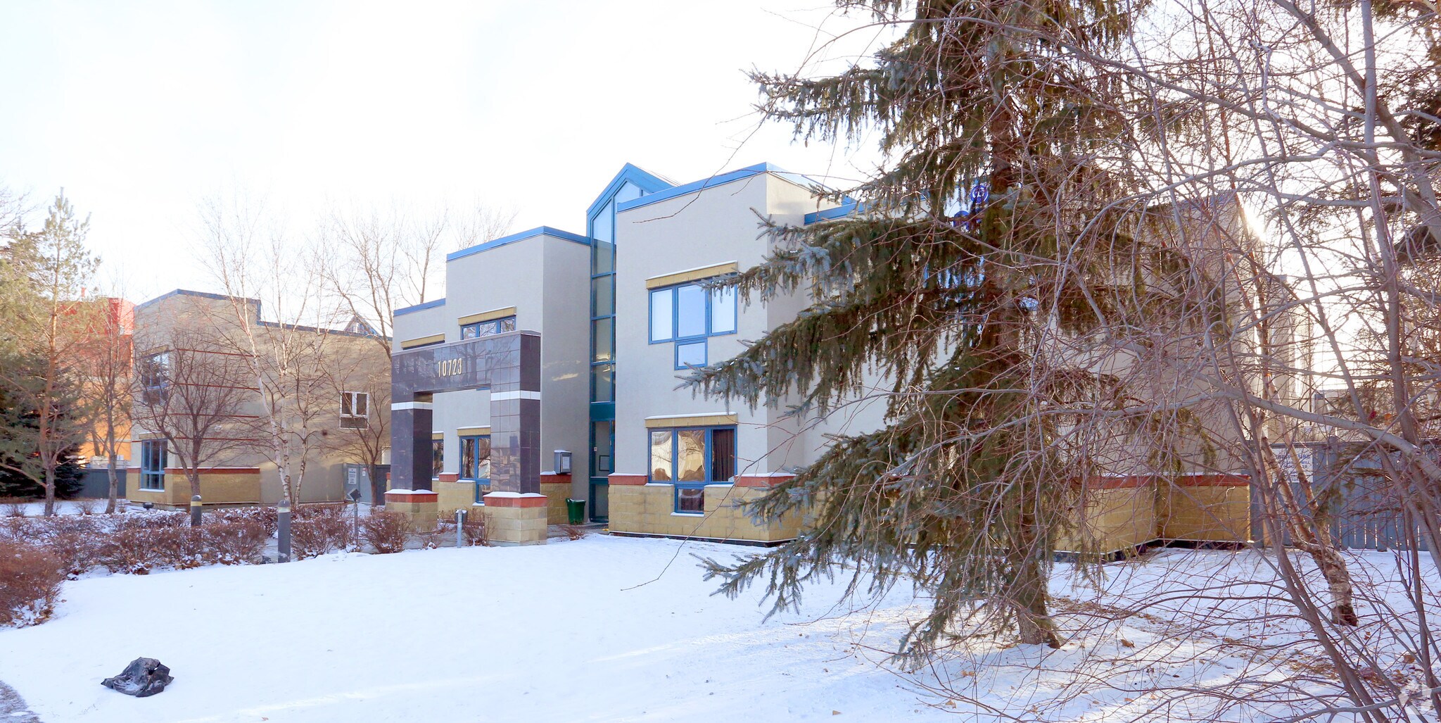 10723 111th Ave NW, Edmonton, AB à vendre Photo principale- Image 1 de 1