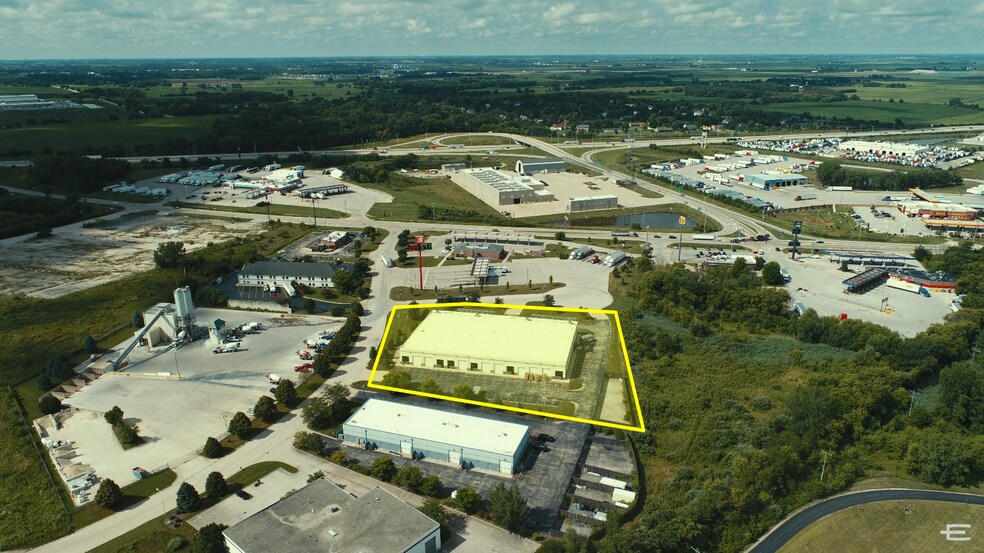 130 Arrowhead Dr, Hampshire, IL à louer - Photo du bâtiment - Image 3 de 6