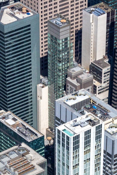 Four retail condos portfolio of 4 properties for sale on LoopNet.ca - Aerial - Image 2 of 4