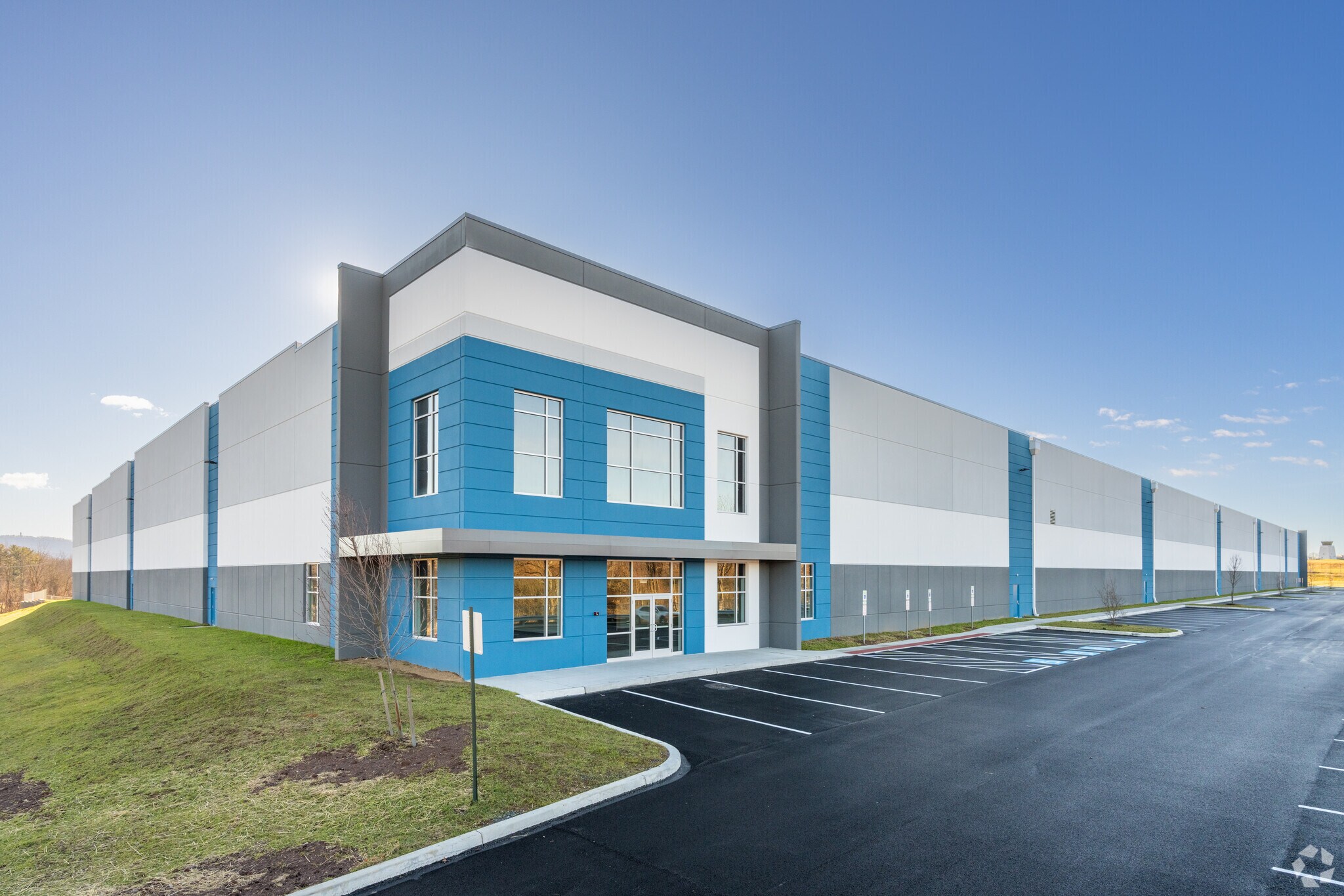 2348 Leisczs Bridge Rd, Reading, PA for lease Building Photo- Image 1 of 7