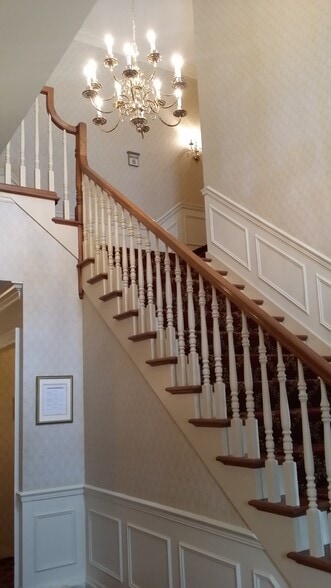 11019 N Towne Square Rd, Mequon, WI for lease - Interior Photo - Image 2 of 14