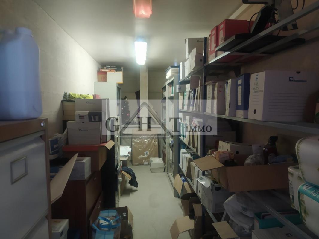Industrial in Chelles for sale Interior Photo- Image 1 of 5