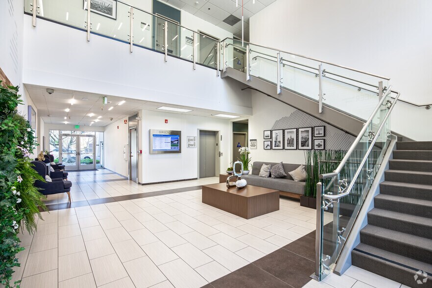 3150 Almaden Expy, San Jose, CA à louer - Photo intérieure - Image 3 de 7