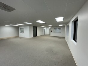 1425 Lakeland Dr, Jackson, MS for lease Interior Photo- Image 2 of 6