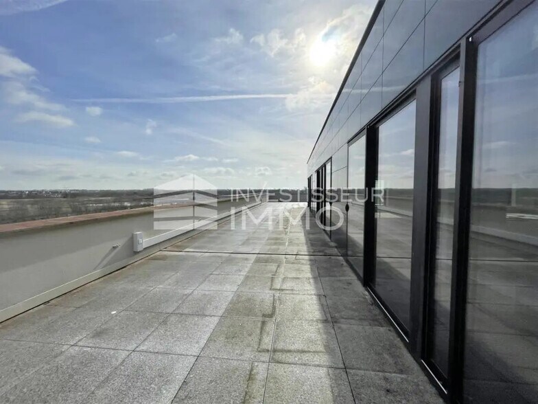 Office in Jossigny for lease - Building Photo - Image 1 of 1