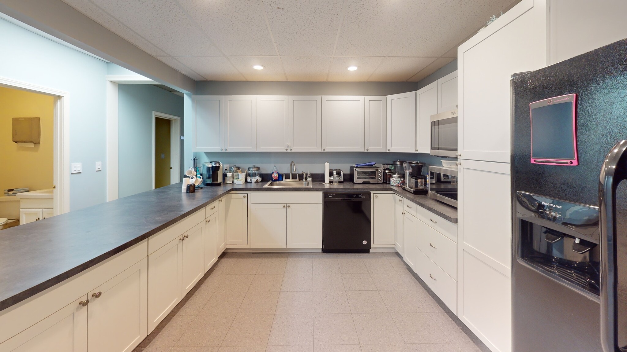 10 Commerce Park N, Bedford, NH à louer Photo intérieure- Image 1 de 17