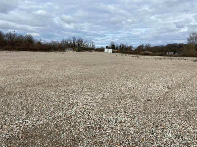 Chemin des Blaches, Grenay for lease - Other - Image 1 of 3