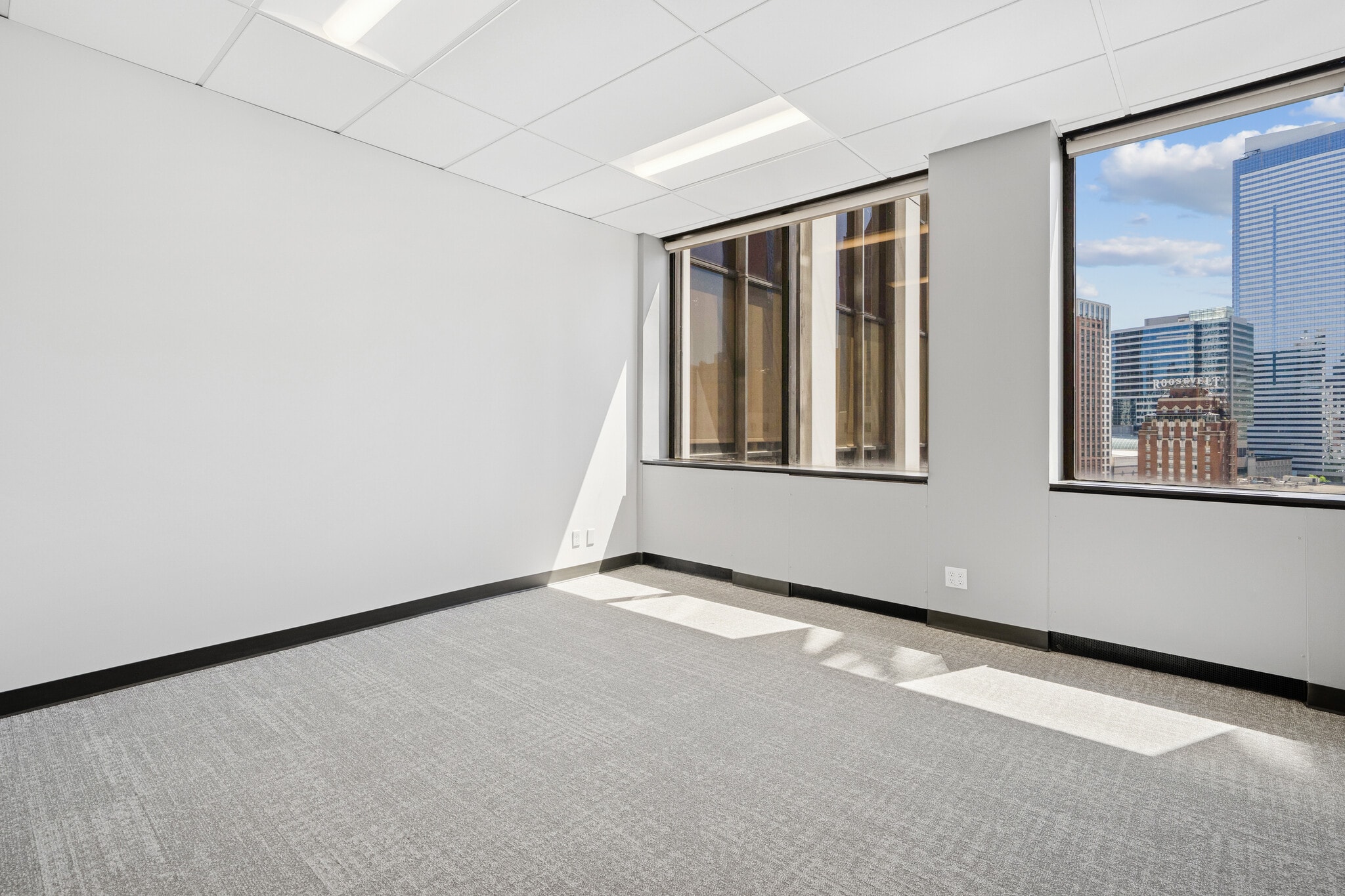 600 Stewart St, Seattle, WA for lease Interior Photo- Image 1 of 8