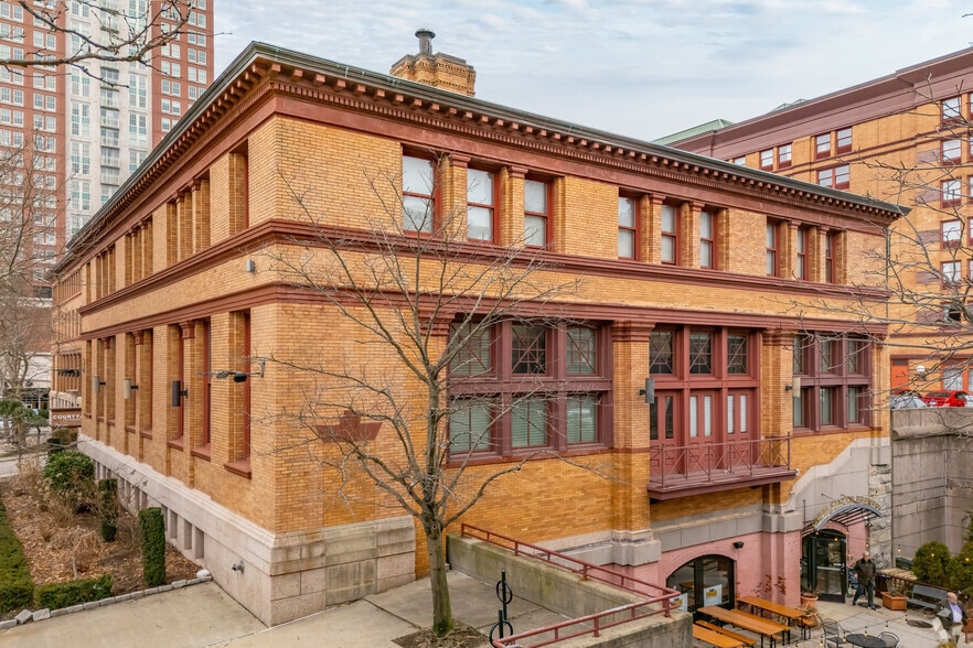 36 Exchange Ter, Providence, RI for sale - Primary Photo - Image 2 of 4