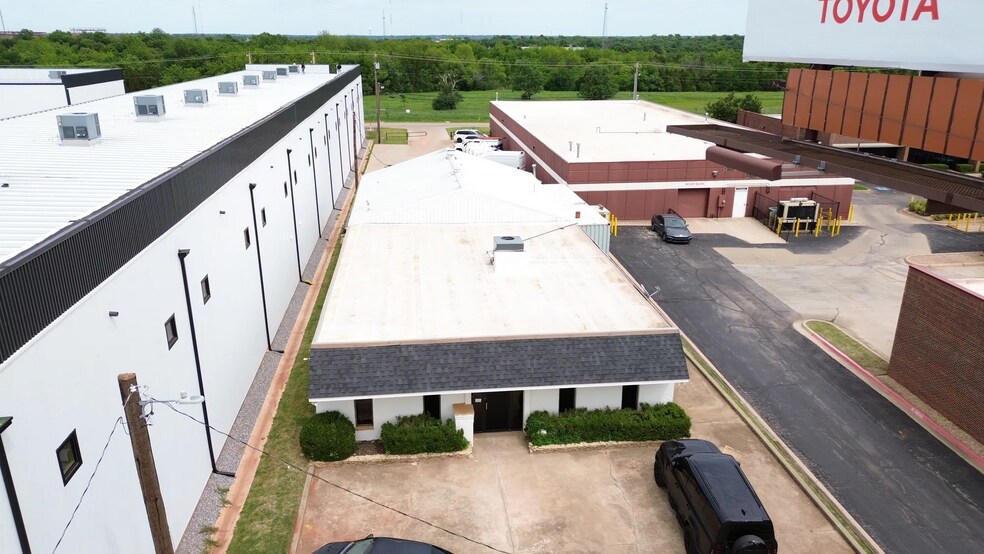 7624 N Broadway Ext, Oklahoma City, OK à vendre - Aérien - Image 2 de 7