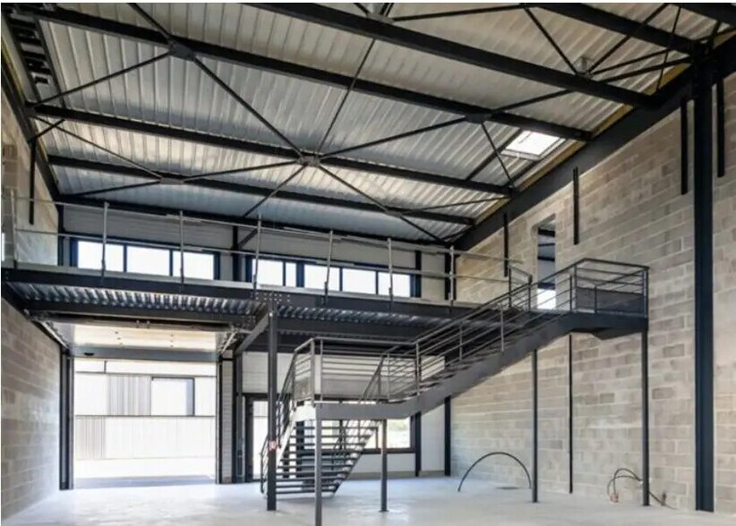 Local d'activités dans Groslay à vendre - Photo du bâtiment - Image 3 de 3