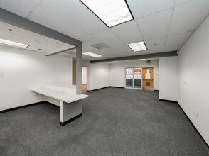 1850 45th Ave NE, Salem, OR for lease Interior Photo- Image 2 of 28