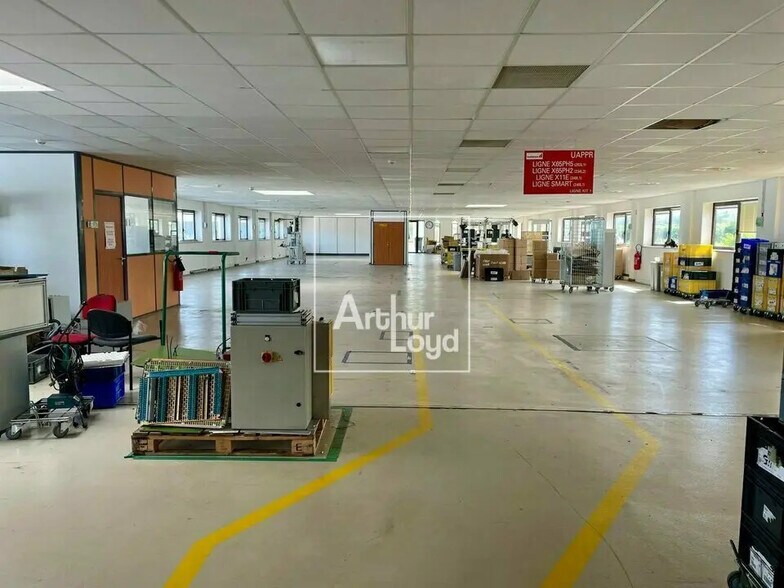 Local d'activités dans Melun à vendre - Photo du bâtiment - Image 3 de 10