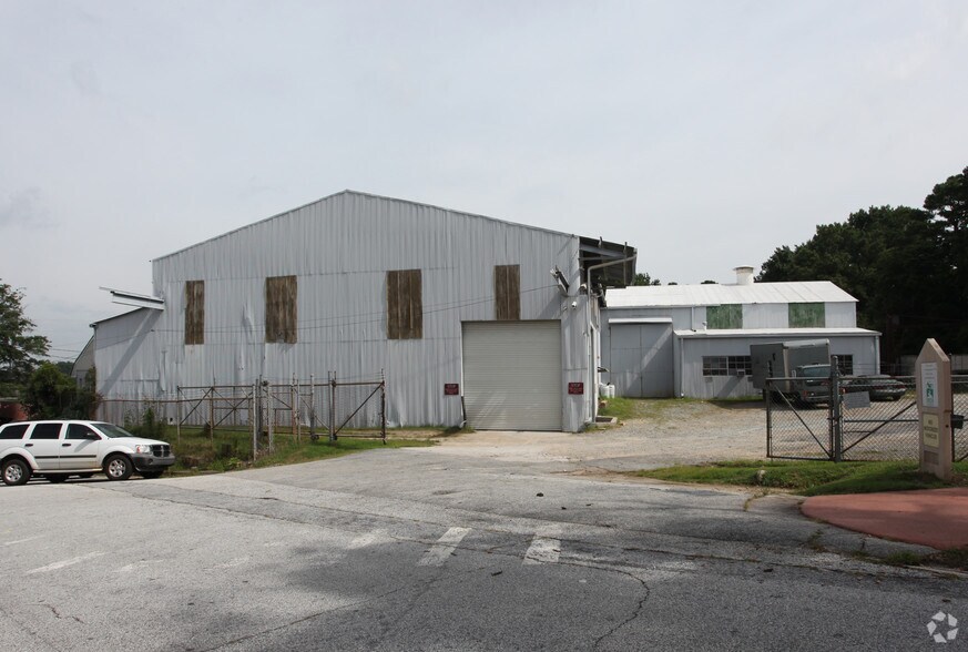 151 Dekalb Industrial Way, Decatur, GA à louer - Photo principale - Image 1 de 9