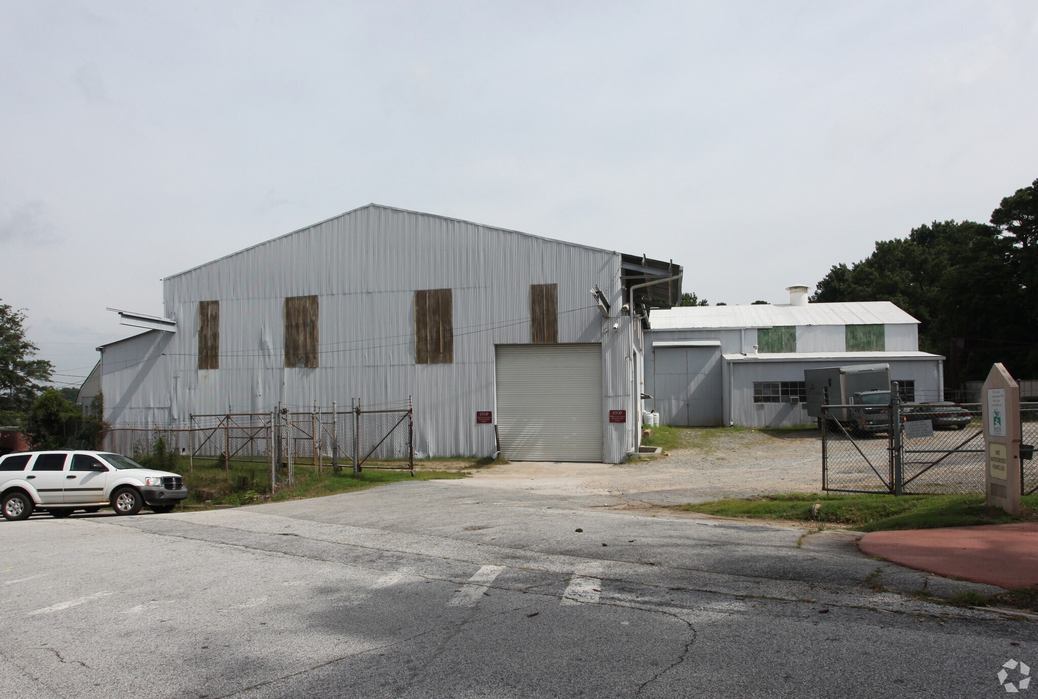 151 Dekalb Industrial Way, Decatur, GA à louer Photo principale- Image 1 de 10