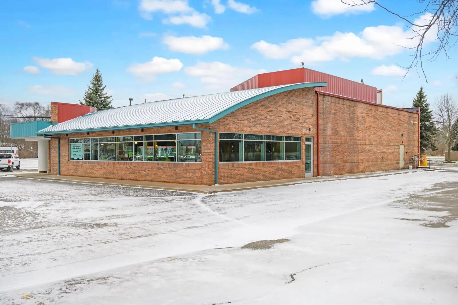 53100 Gratiot Ave, Chesterfield, MI for sale Building Photo- Image 1 of 10