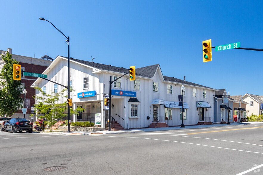 132 Trafalgar Rd W, Oakville, ON à vendre - Photo principale - Image 1 de 1