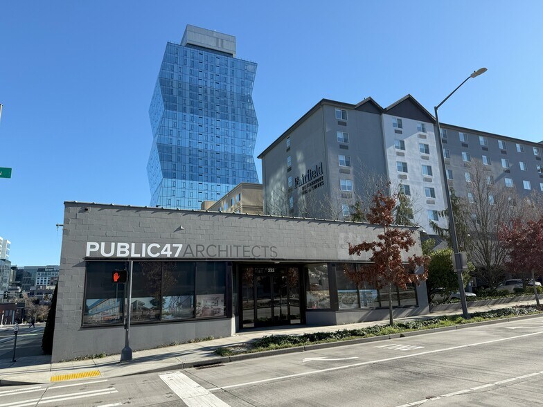232 7th Ave N, Seattle, WA à vendre - Photo du bâtiment - Image 2 de 6