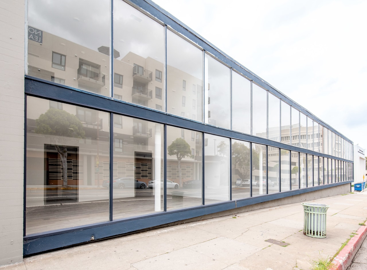 171 N La Brea Ave, Inglewood, CA for lease Primary Photo- Image 1 of 9