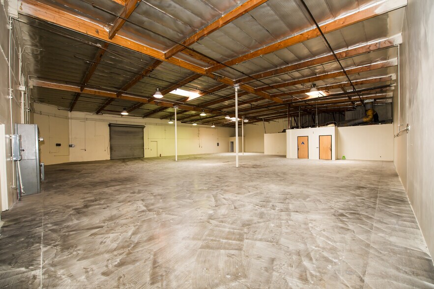 10291 Trademark St, Rancho Cucamonga, CA à louer - Photo du bâtiment - Image 3 de 23