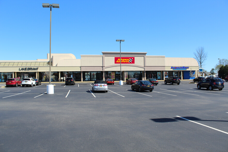 3335-3337 Hempstead Tpke, Levittown, NY for lease - Building Photo - Image 3 of 6