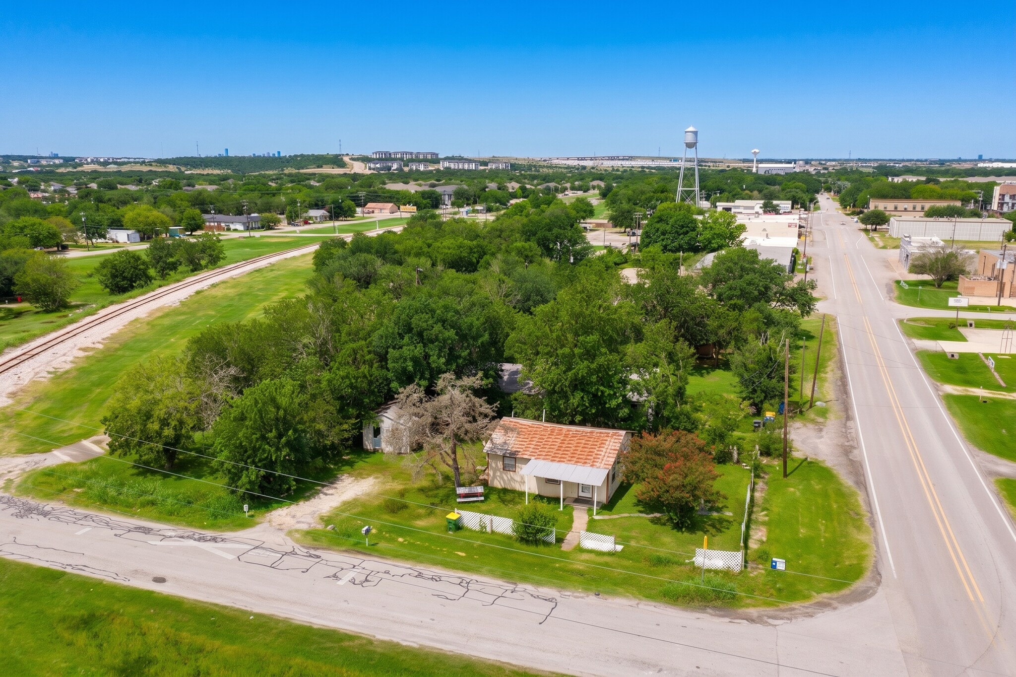 310 E Parsons St, Manor, TX à vendre Photo principale- Image 1 de 5