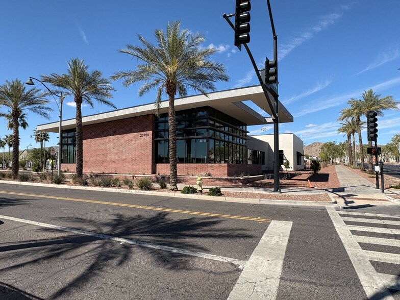 20700 W Thomas Rd, Buckeye, AZ à louer - Photo du bâtiment - Image 2 de 10