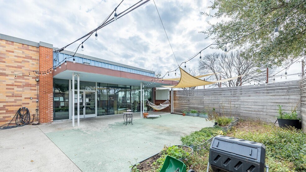 507 E Calles St, Austin, TX à louer - Photo du bâtiment - Image 3 de 23