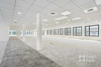 65 Rue Camille Desmoulins, Issy-les-Moulineaux for lease Interior Photo- Image 2 of 9