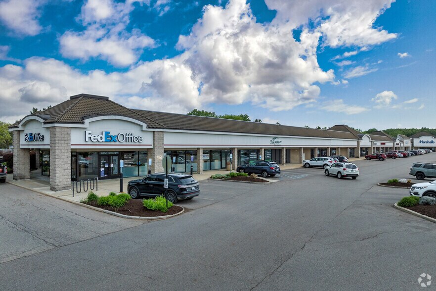 4886-4950 Marsh Rd, Okemos, MI à louer - Photo du bâtiment - Image 2 de 6