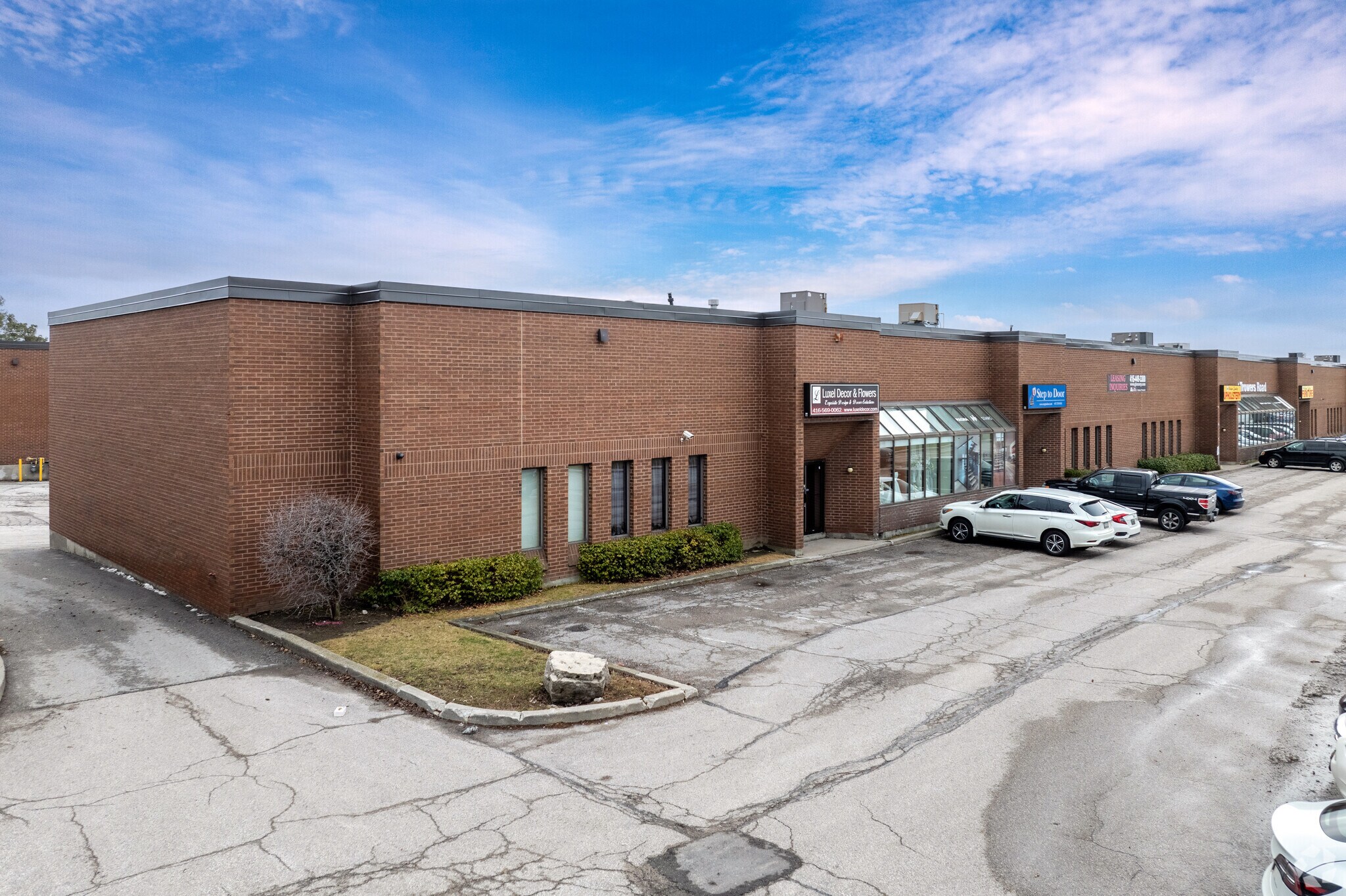 250 Trowers Rd, Vaughan, ON for lease Building Photo- Image 1 of 3