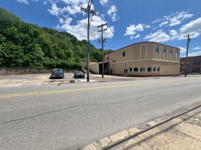 528 E Main St, Carnegie, PA for lease Building Photo- Image 2 of 10