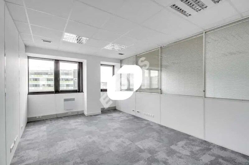 153 Bis Avenue Jean Lolive, Pantin for lease - Interior Photo - Image 2 of 14