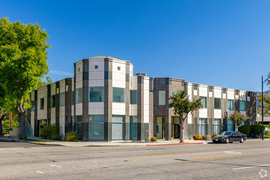 1415 W Magnolia Blvd, Burbank, CA for sale - Primary Photo - Image 1 of 1