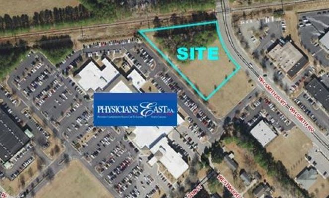 1000 WH Smith Blvd, Greenville, NC for sale - Primary Photo - Image 1 of 2