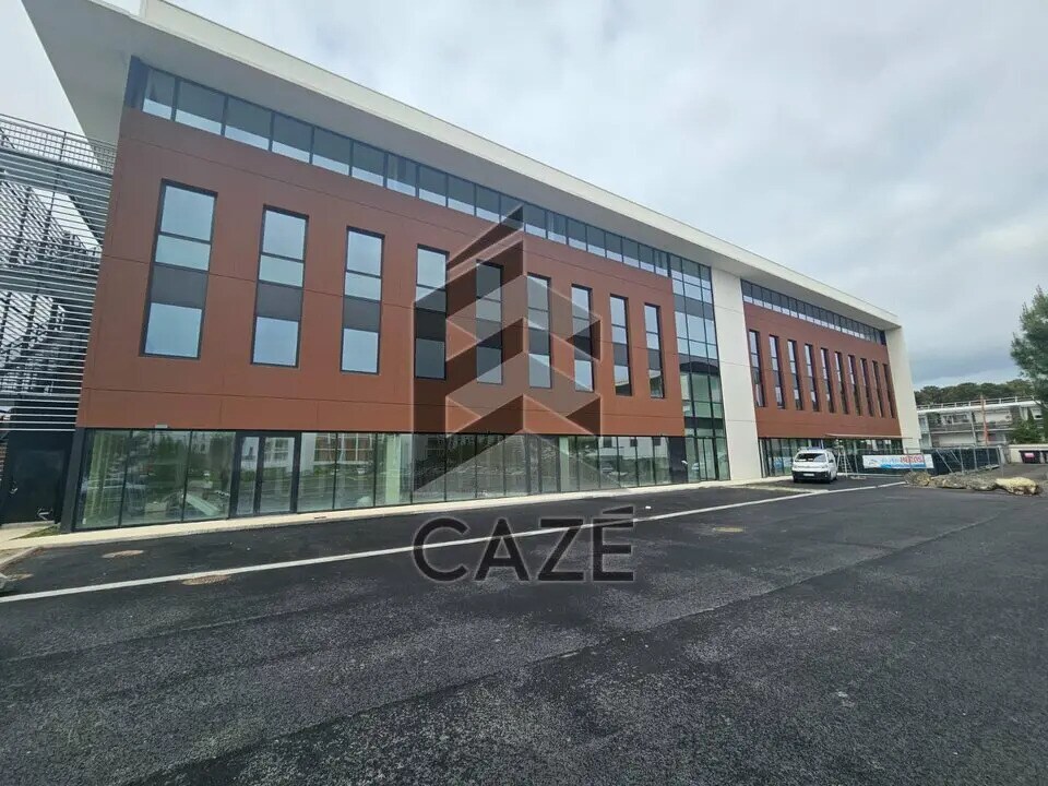 Office in Mérignac for lease Building Photo- Image 1 of 7