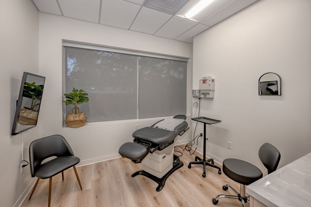 25425 Orchard Village Rd, Santa Clarita, CA 91355 - Unit 170 -  - Interior Photo - Image 2 of 3