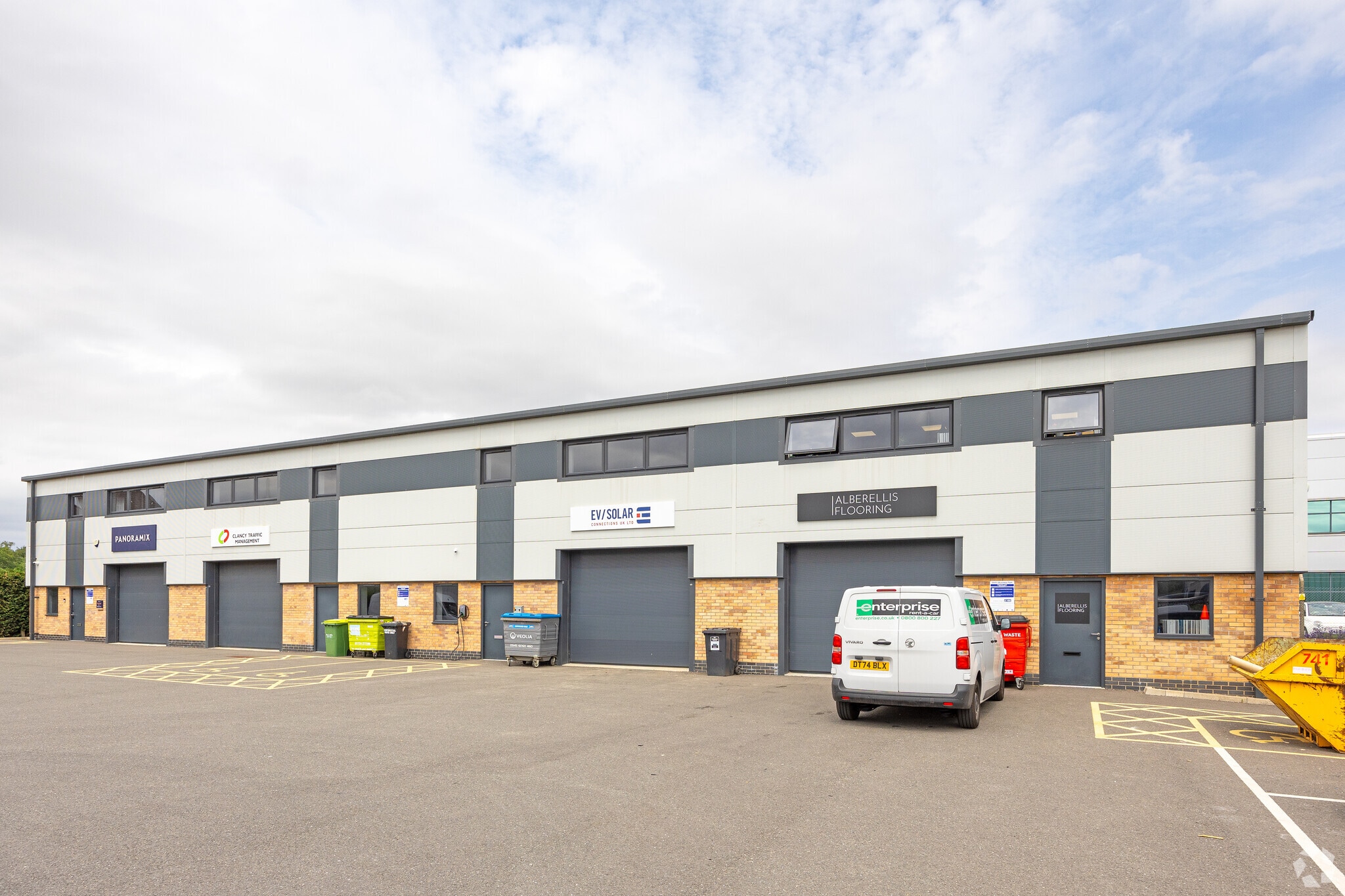 Sadler Rd, Lincoln for lease Primary Photo- Image 1 of 7