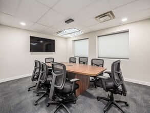 750 W Broad St, Columbus, OH for lease Interior Photo- Image 2 of 12