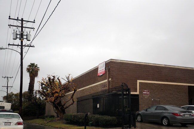More details for 15832 S Broadway St, Gardena, CA - Industrial for Lease