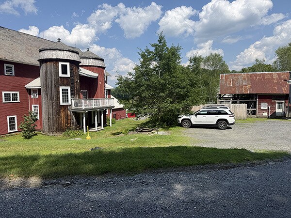 148 Main St portfolio of 2 properties for sale on LoopNet.ca - Building Photo - Image 2 of 17