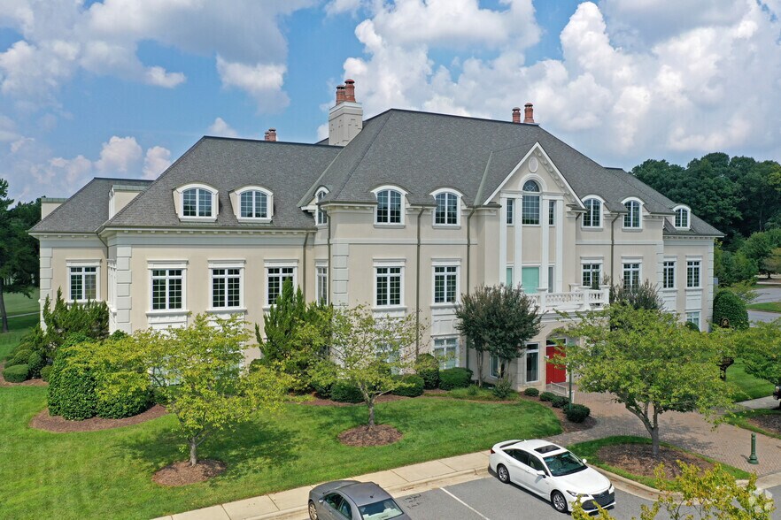 4508 Weybridge Ln, Greensboro, NC for lease - Building Photo - Image 2 of 11