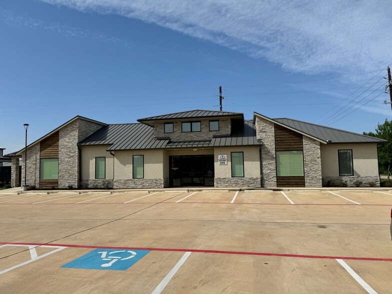 16702 House Hahl Rd, Cypress, TX for sale - Building Photo - Image 1 of 3