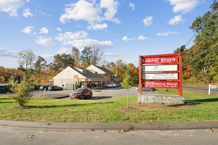 909 Prospect St, Naugatuck, CT for sale - Building Photo - Image 2 of 10