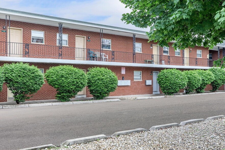 32-36 Viotis Dr, Columbus, OH à vendre - Photo du bâtiment - Image 3 de 7